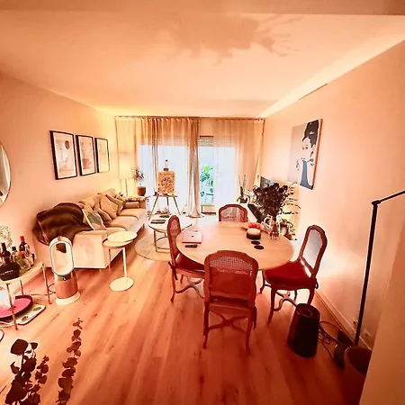 Charming Flat Beside Champs-élysées *